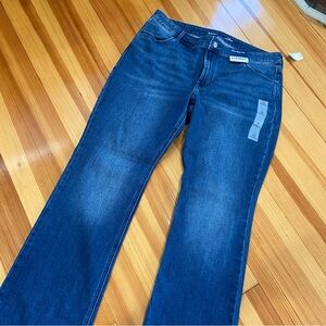 Old Navy Mid-Rise Bootcut Jeans. Size 14.